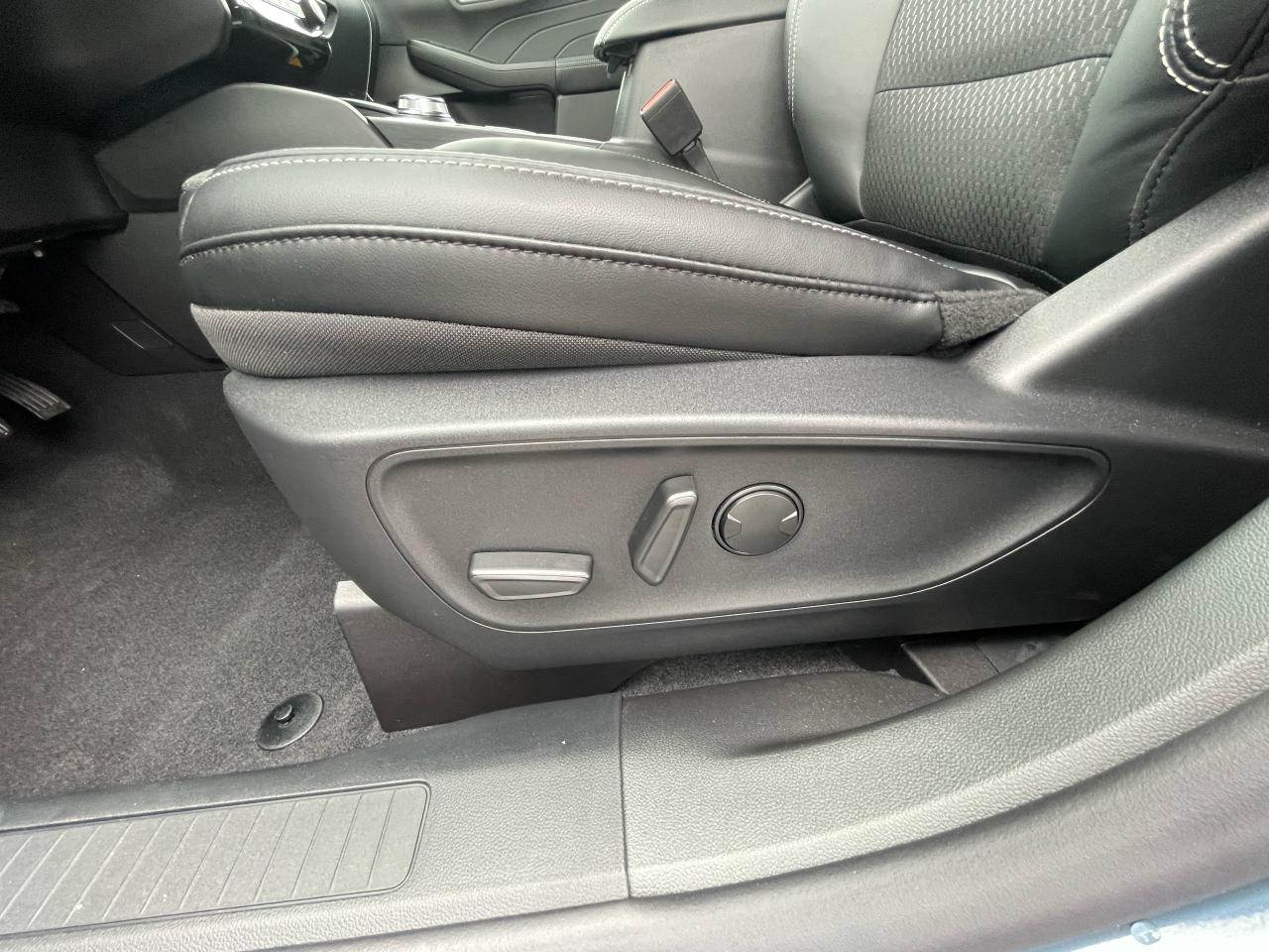 2025 Ford Escape PHEV FWD Photo5