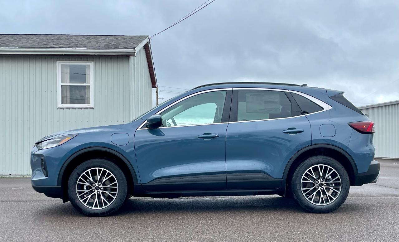 2025 Ford Escape PHEV FWD Photo5