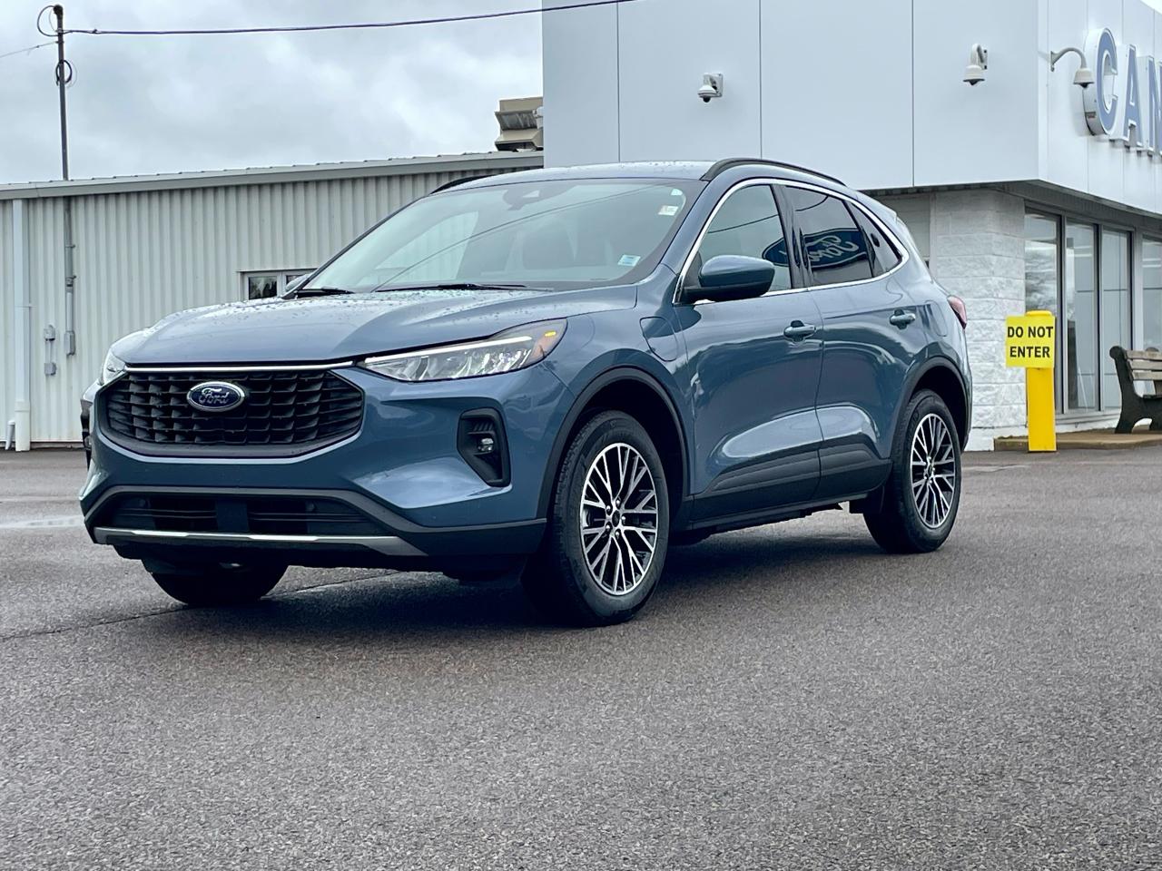 2025 Ford Escape PHEV FWD Photo5