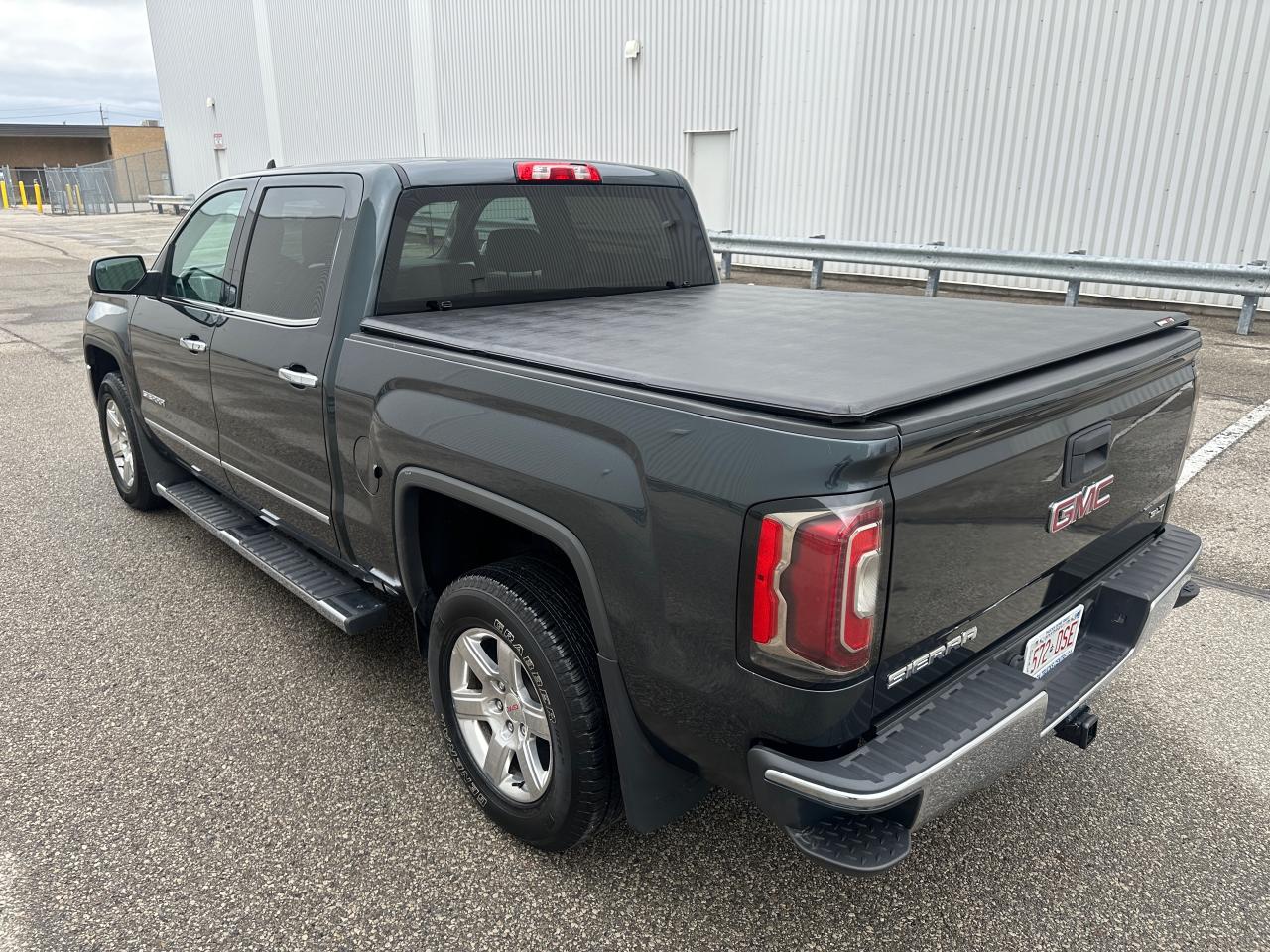 Used 2017 GMC Sierra 1500 SLT CREW CAB Z71 for sale in Mississauga, ON