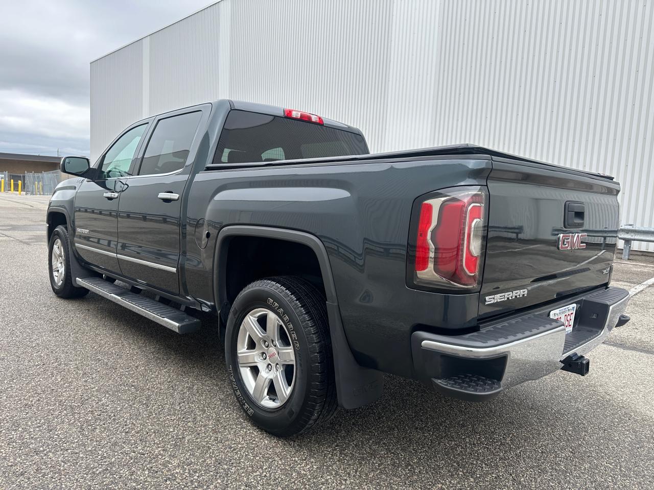 2017 GMC Sierra 1500 SLT CREW CAB Z71 Photo4