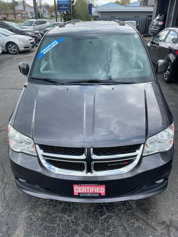 2016 Dodge Grand Caravan SXT Premium Plus - Photo #5