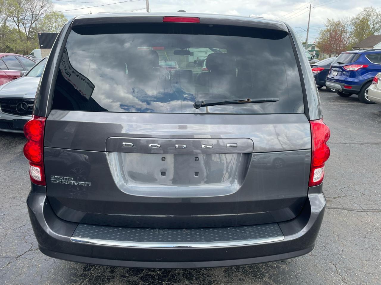 2016 Dodge Grand Caravan SXT Premium Plus - Photo #7