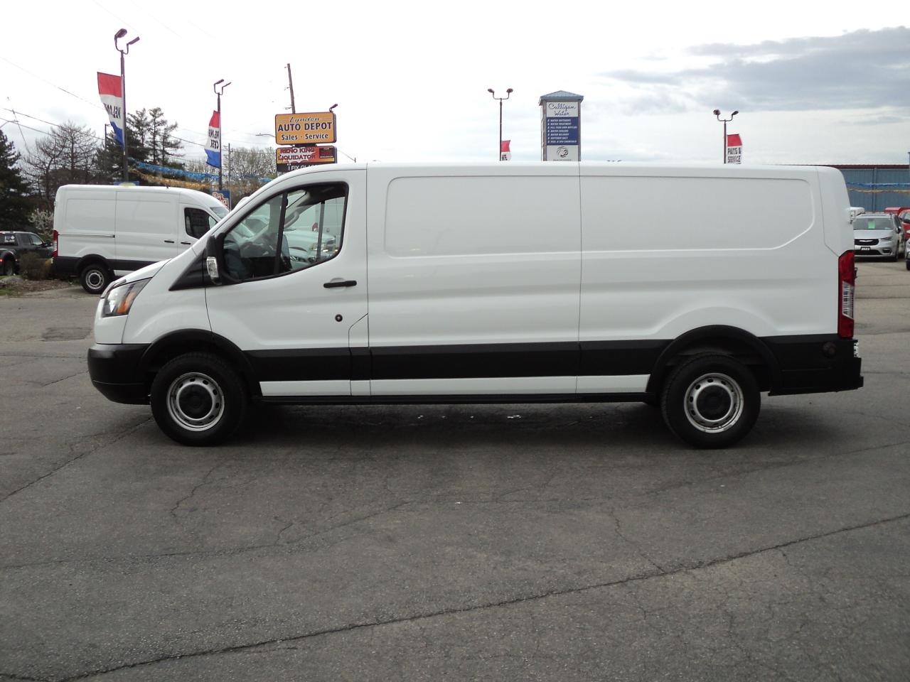 2019 Ford Transit T-250 148"WB LowRf 3.7L6cyl CargoVan BackUpCam Photo4