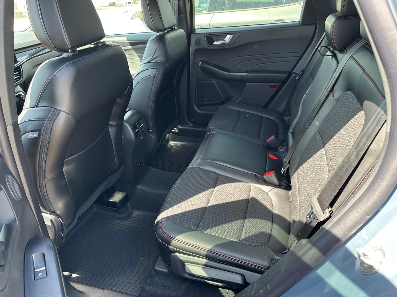 2025 Ford Escape ST-LINE SELECT AWD 401A Photo5