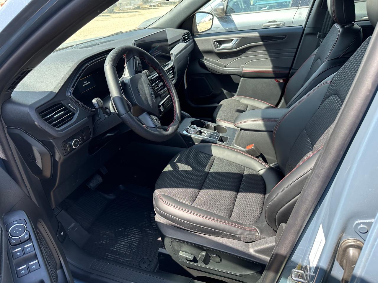 2025 Ford Escape ST-LINE SELECT AWD 401A Photo5