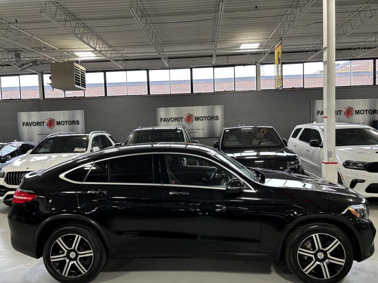 2019 Mercedes-Benz GL-Class GLC300|4MATIC|AMGPKG|COUPE|NAV|WOOD|AMBIENT|ROOF|+ - Photo #4