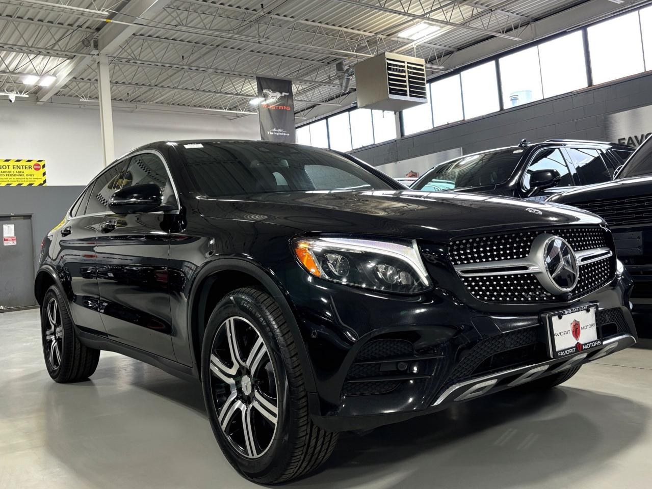 2019 Mercedes-Benz GL-Class GLC300|4MATIC|AMGPKG|COUPE|NAV|WOOD|AMBIENT|ROOF|+ - Photo #2