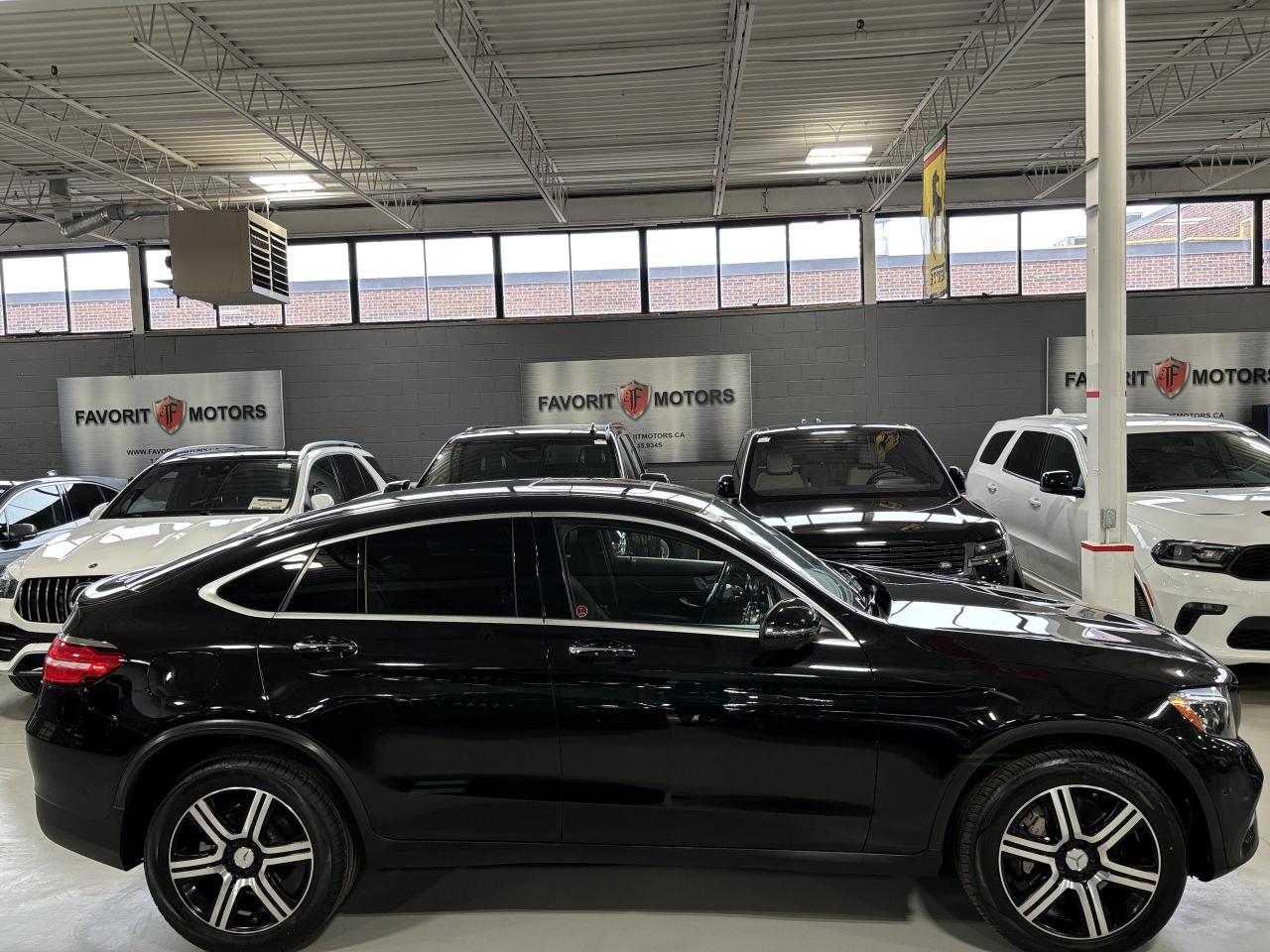 2019 Mercedes-Benz GLC GLC300|4MATIC|AMGPKG|COUPE|NAV|WOOD|AMBIENT|ROOF|+ - Photo #4