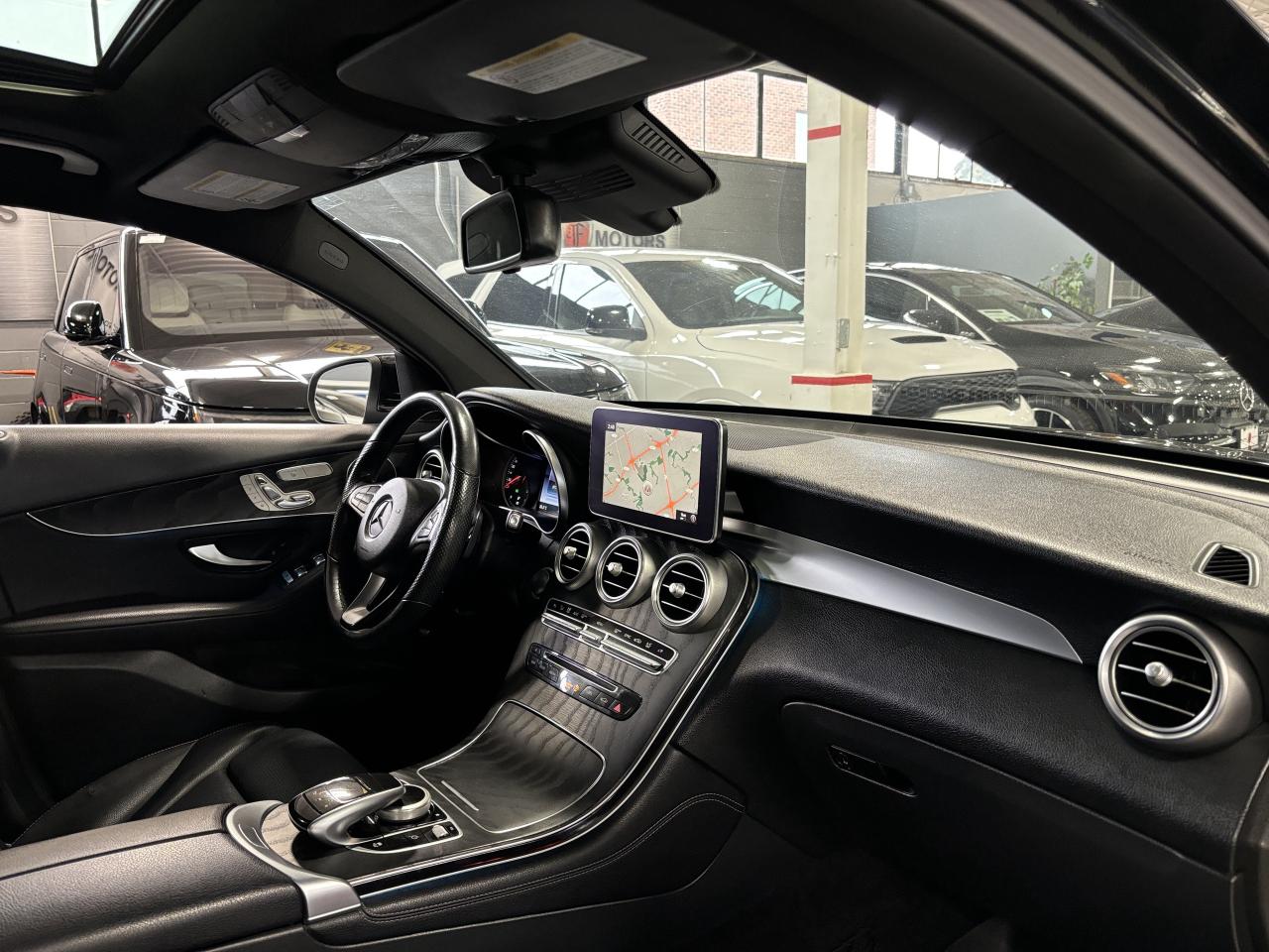 2019 Mercedes-Benz GLC GLC300|4MATIC|AMGPKG|COUPE|NAV|WOOD|AMBIENT|ROOF|+ - Photo #13