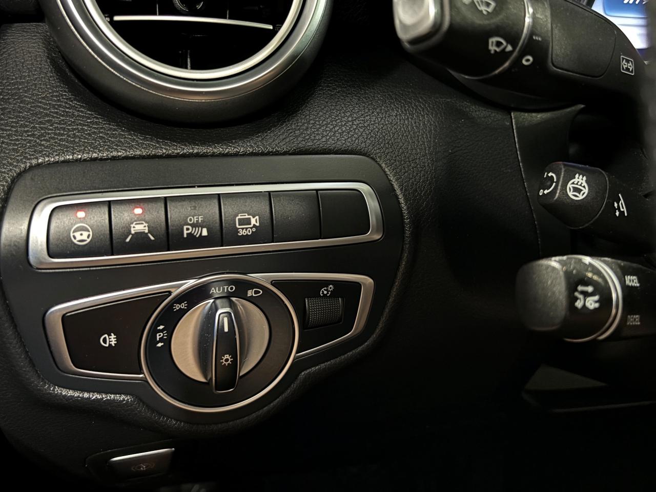 2019 Mercedes-Benz GLC GLC300|4MATIC|AMGPKG|COUPE|NAV|WOOD|AMBIENT|ROOF|+ - Photo #17