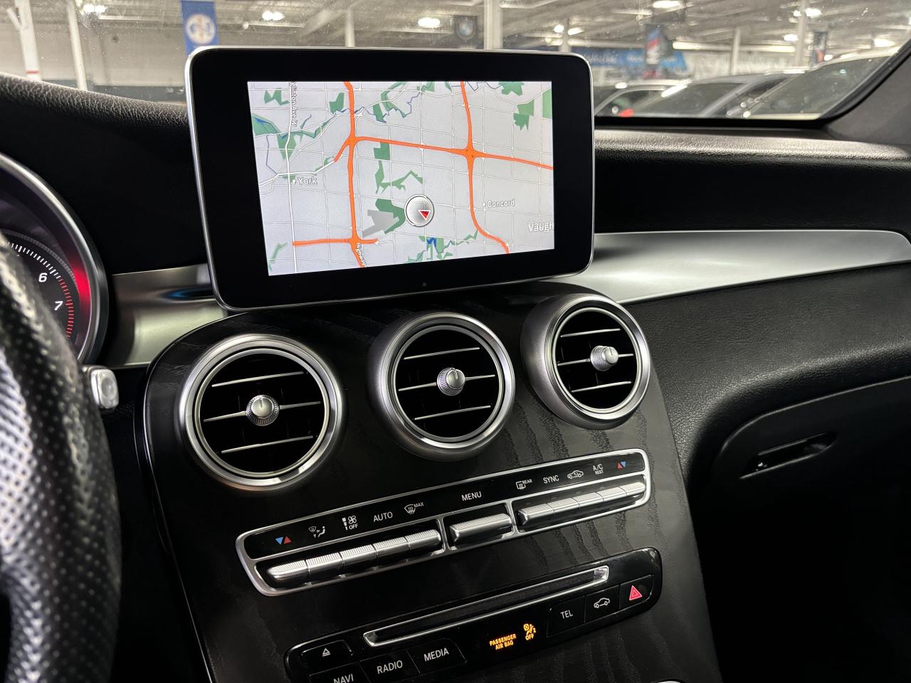 2019 Mercedes-Benz GLC GLC300|4MATIC|AMGPKG|COUPE|NAV|WOOD|AMBIENT|ROOF|+ - Photo #19