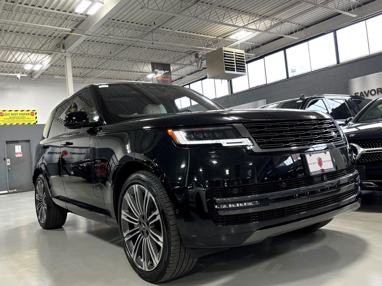 2023 Land Rover Range Rover P530 SE SWB|NO LUX TAX|NAV|MASSAGE|RECLINE|CREAM|+ - Photo #2