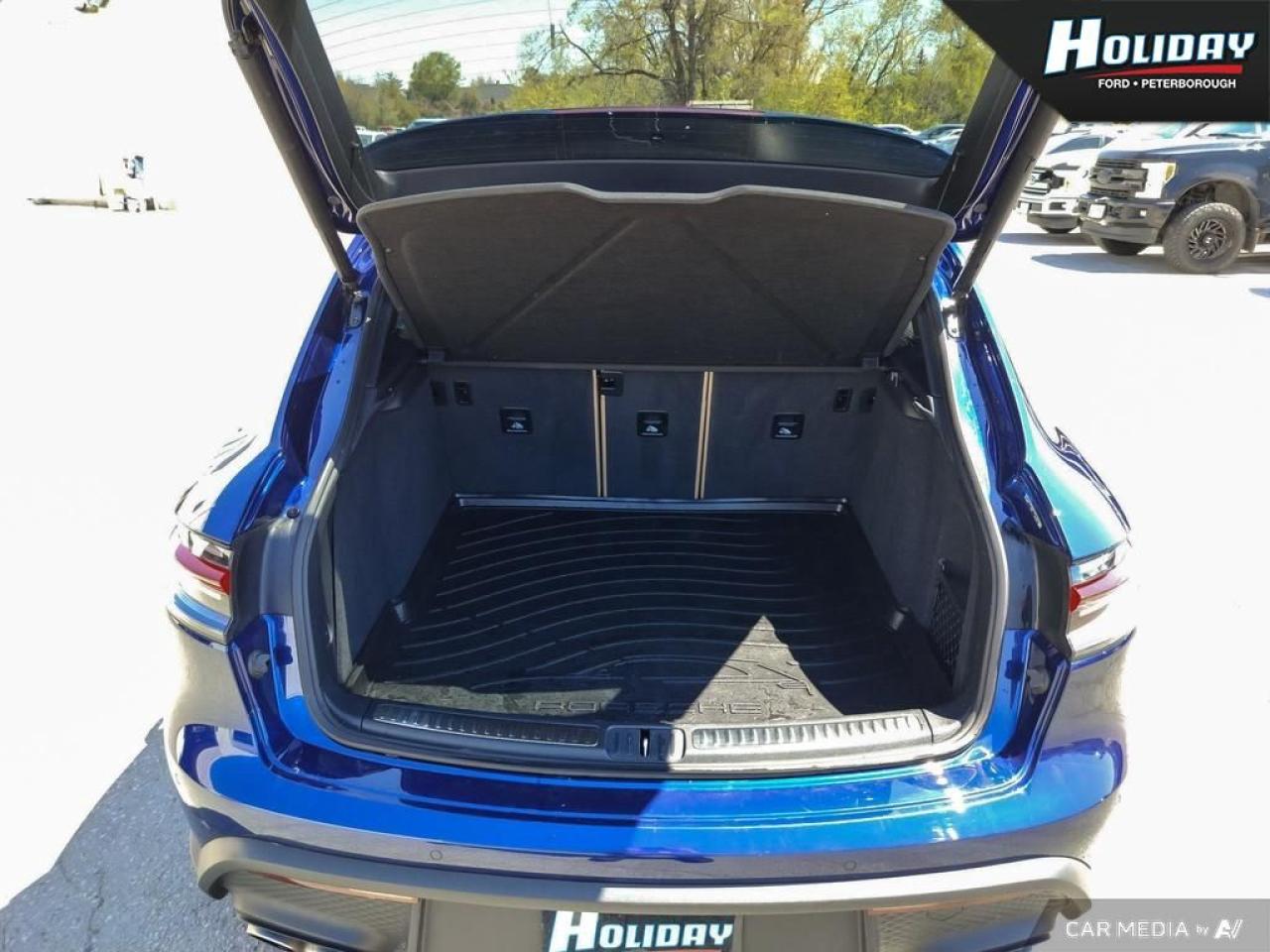 2023 Porsche Macan S Photo