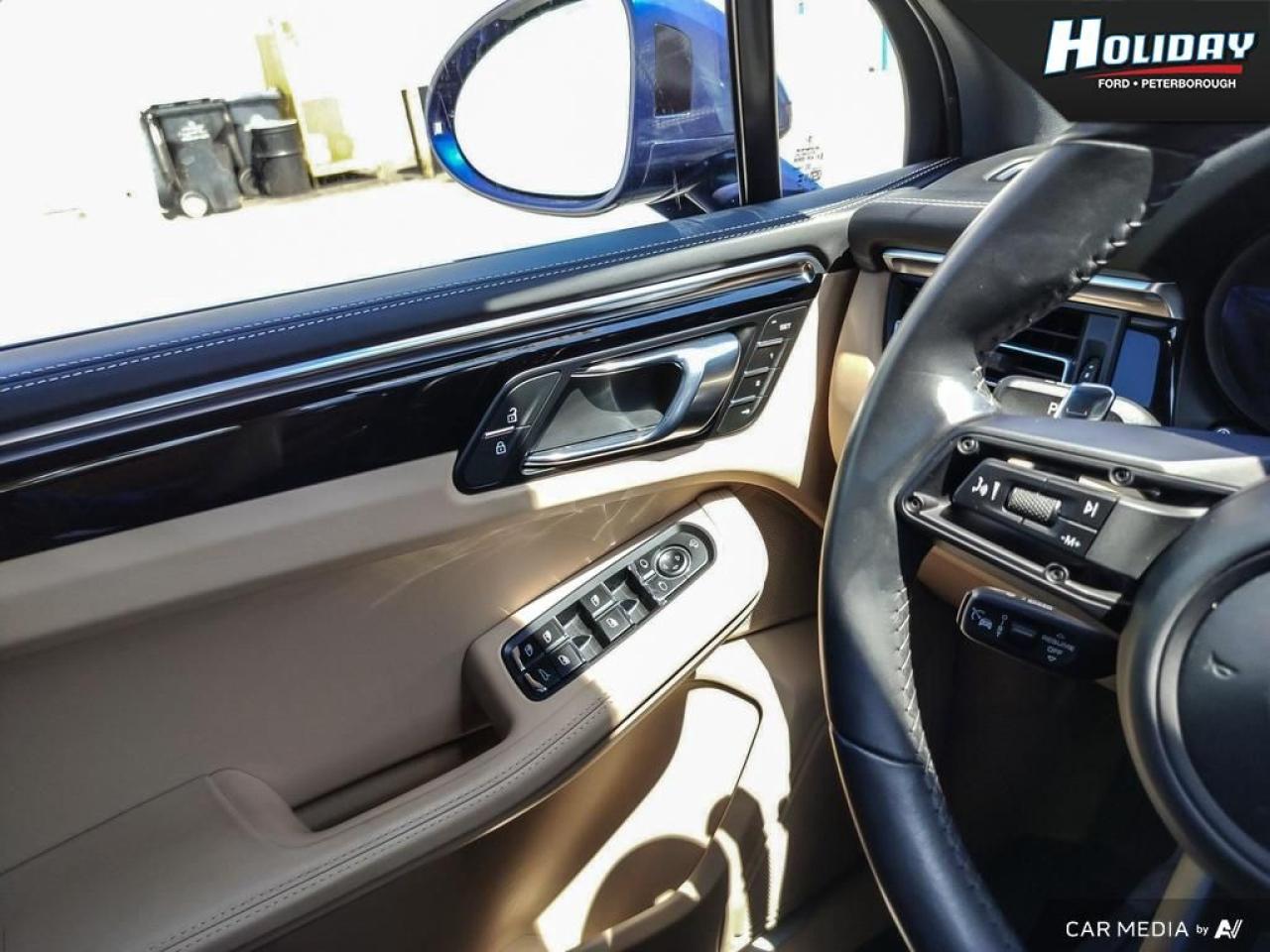 2023 Porsche Macan S Photo