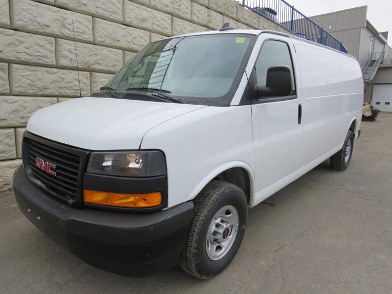 RWD 2500 155, 8-Speed Automatic, Gas V8 6.6L/