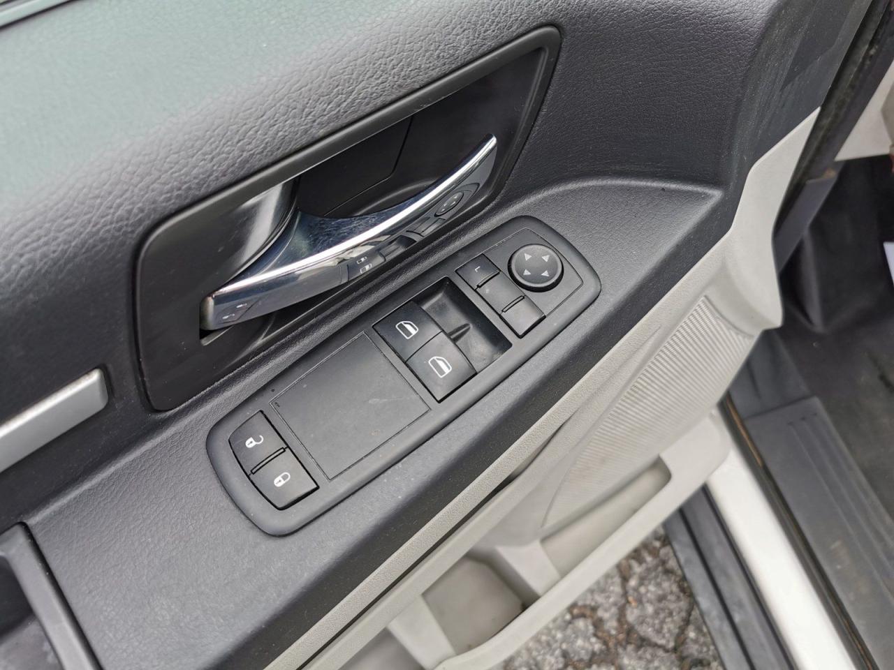 2010 Dodge Grand Caravan CARGO - Photo #10