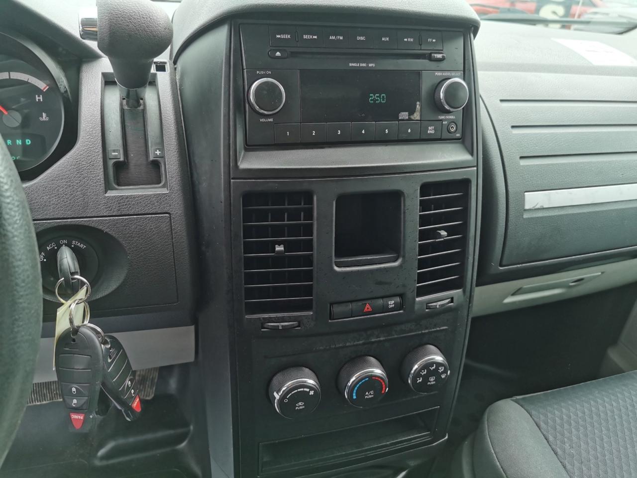 2010 Dodge Grand Caravan CARGO - Photo #14