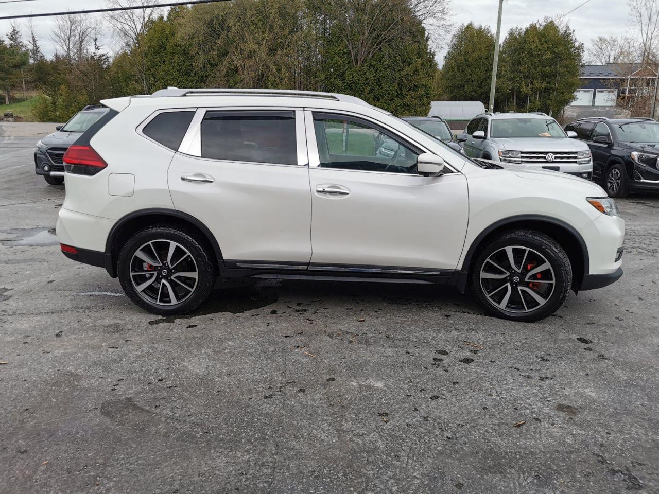 2017 Nissan Rogue SL - Photo #4