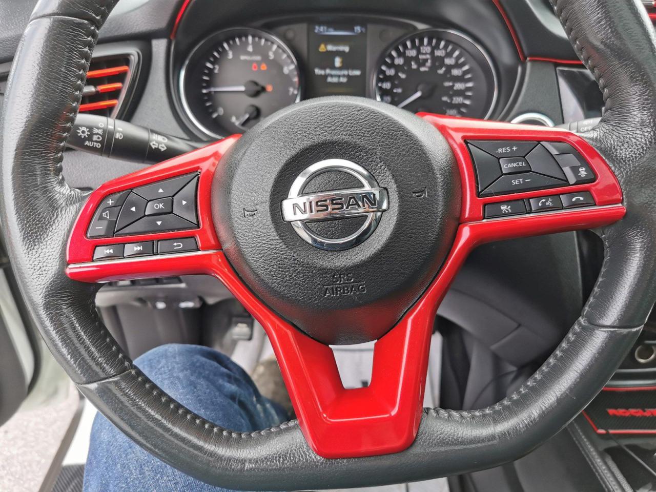 2017 Nissan Rogue SL - Photo #16