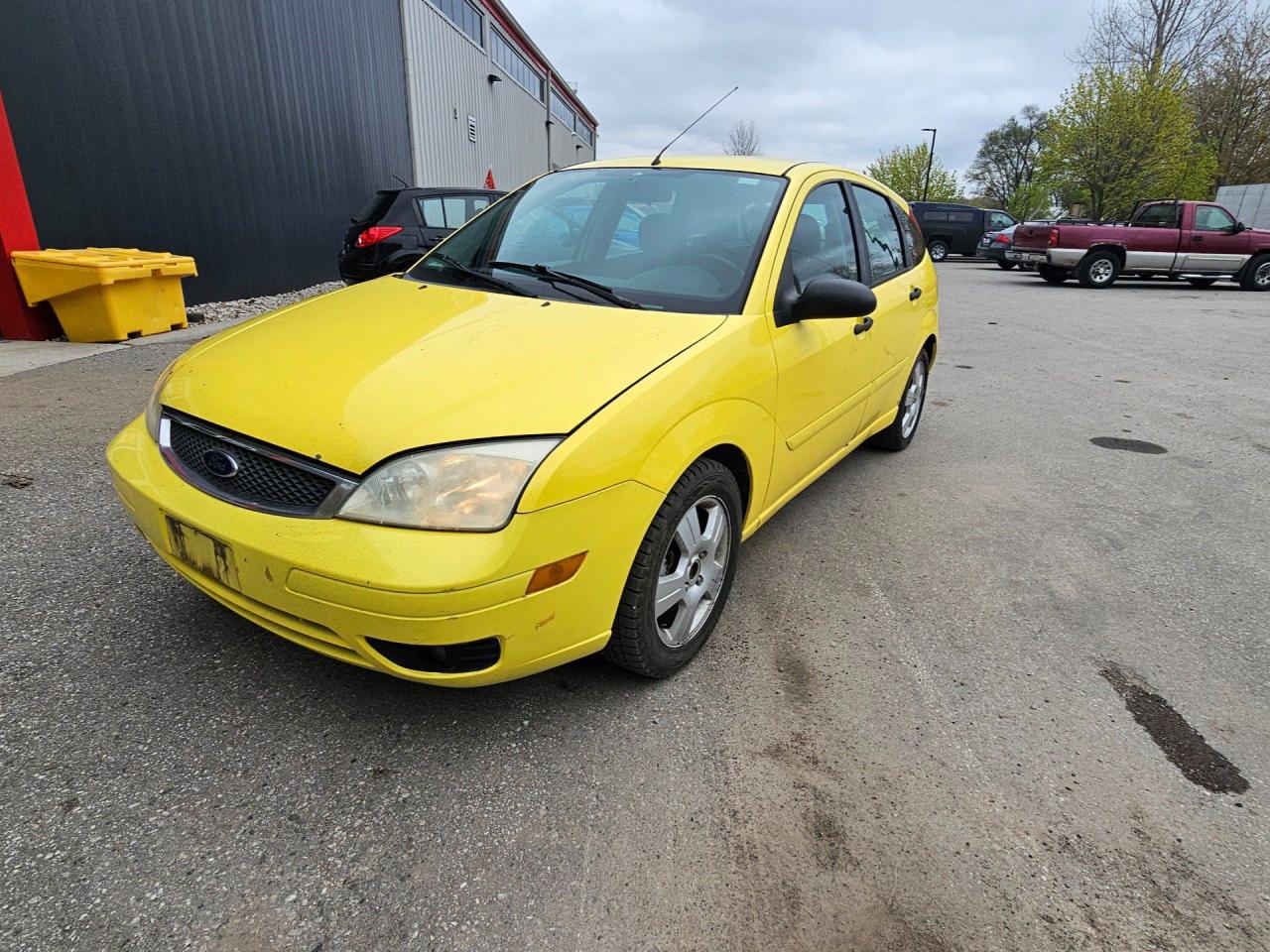 Used 2005 Ford Focus ZX5 SE for sale in London, ON