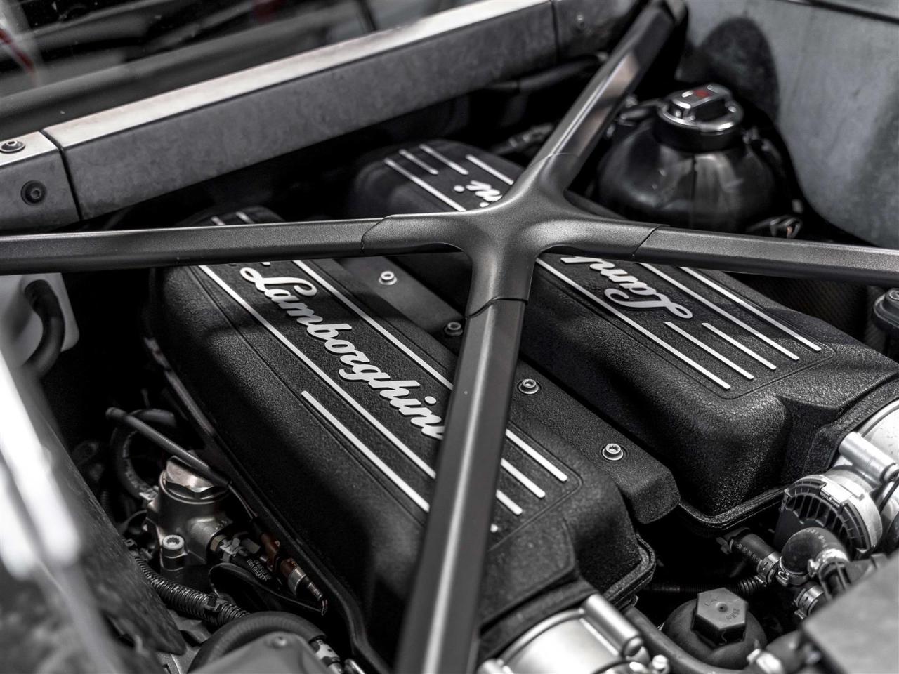 2017 Lamborghini Huracan LP610-4|SENSONUM SOUND|LIFTING SYSTEM|NAVI|REARCAM Photo