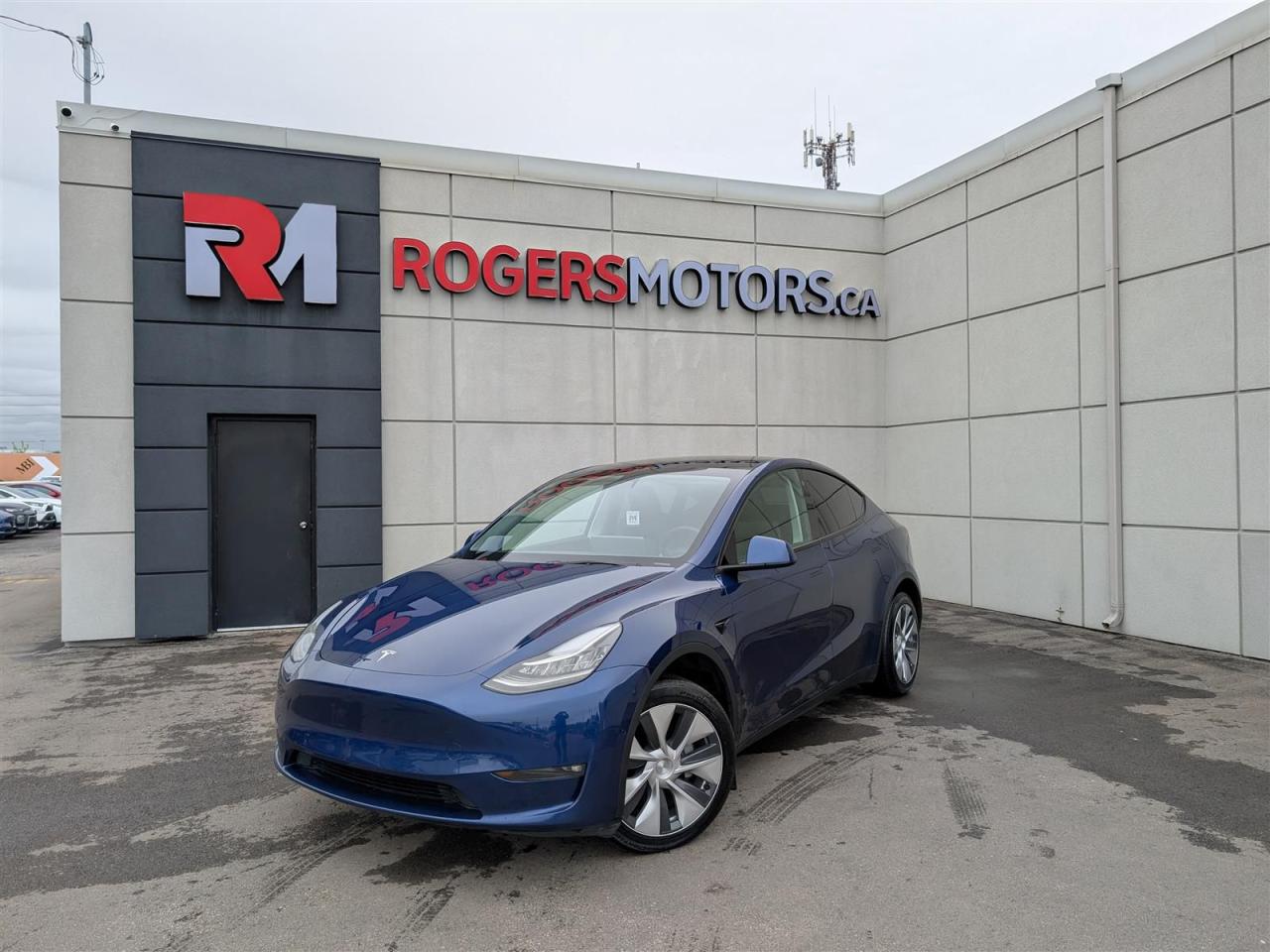 Used 2023 Tesla Model Y LONG RANGE AWD - DUAL MOTOR for sale in Oakville, ON