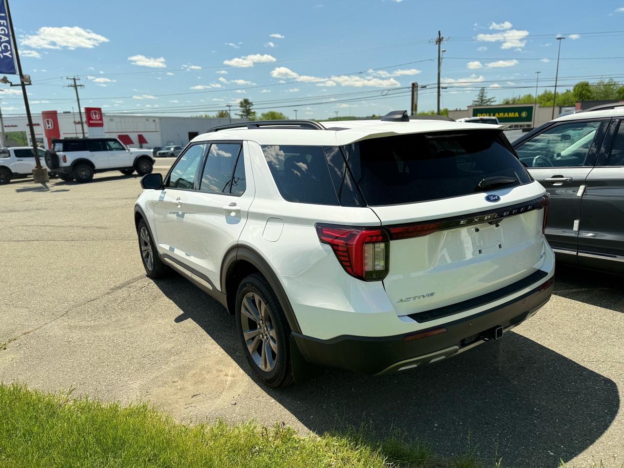 2025 Ford Explorer  Photo