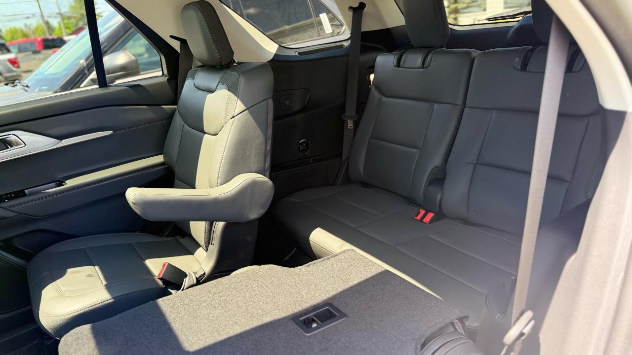 2025 Ford Explorer  Photo5