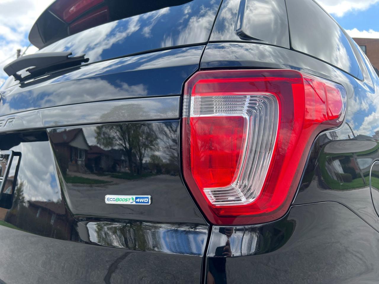 2019 Ford Explorer XLT 4WD - Photo #6