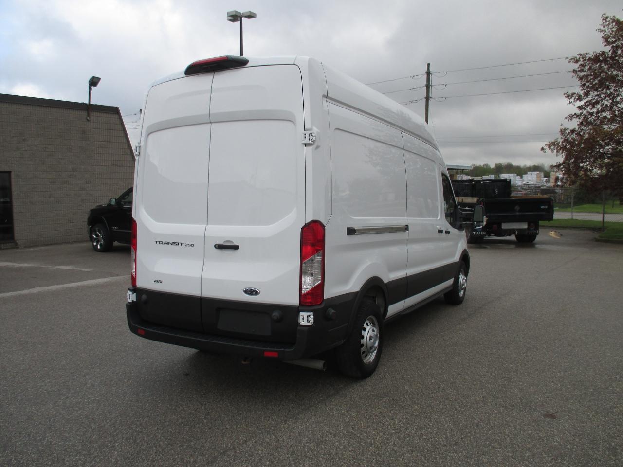 2020 Ford Transit 250 148 inch w/base.high roof.AWD - Photo #5