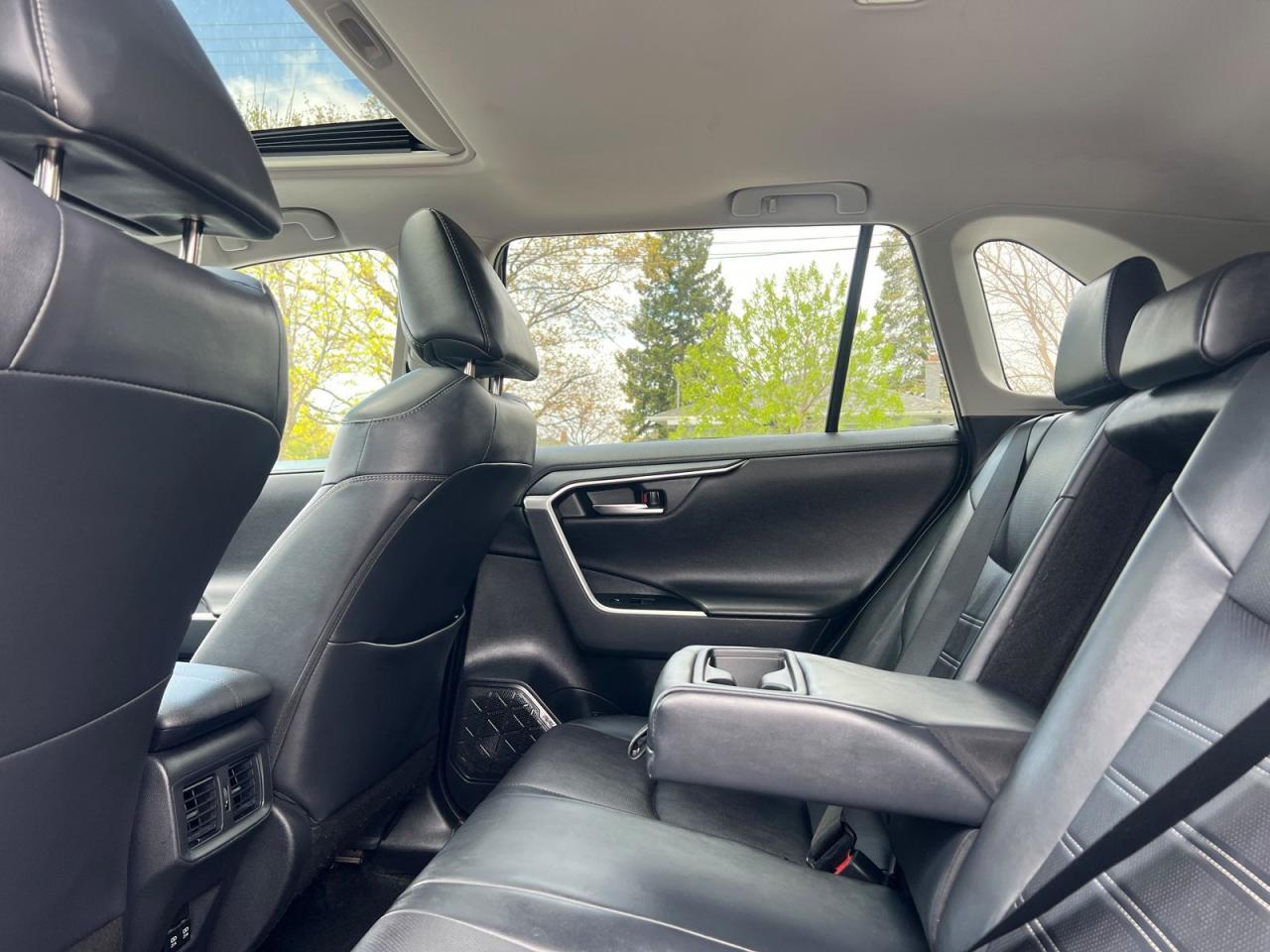 2019 Toyota RAV4 LIMITED AWD - Photo #19