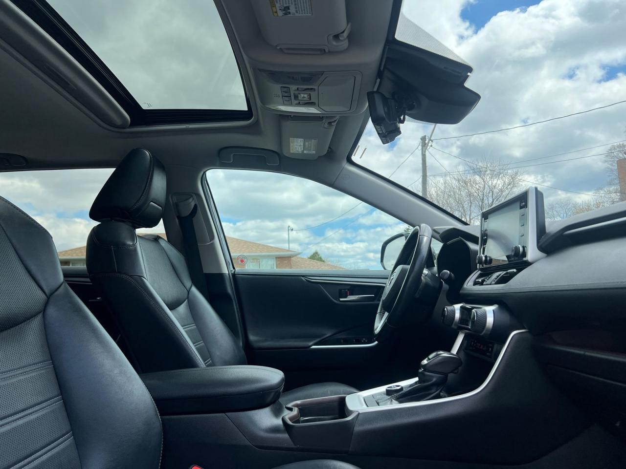 2019 Toyota RAV4 LIMITED AWD - Photo #21