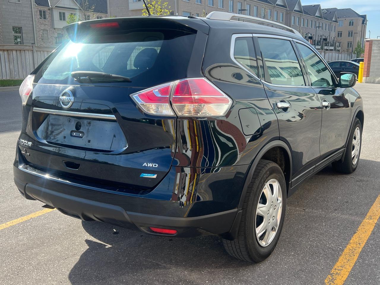 2015 Nissan Rogue S, AWD, CERTIFIED - Photo #5