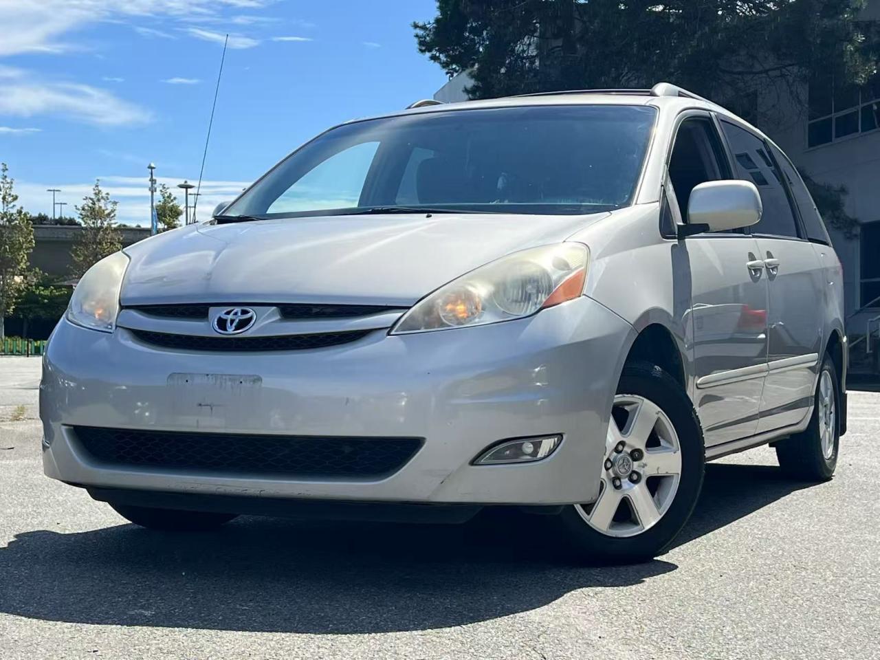 Used 2010 Toyota Sienna LE AUTO/ CLEAN TITLE/ BC LOCAL/ BACKUP CAMERA for sale in Richmond, BC
