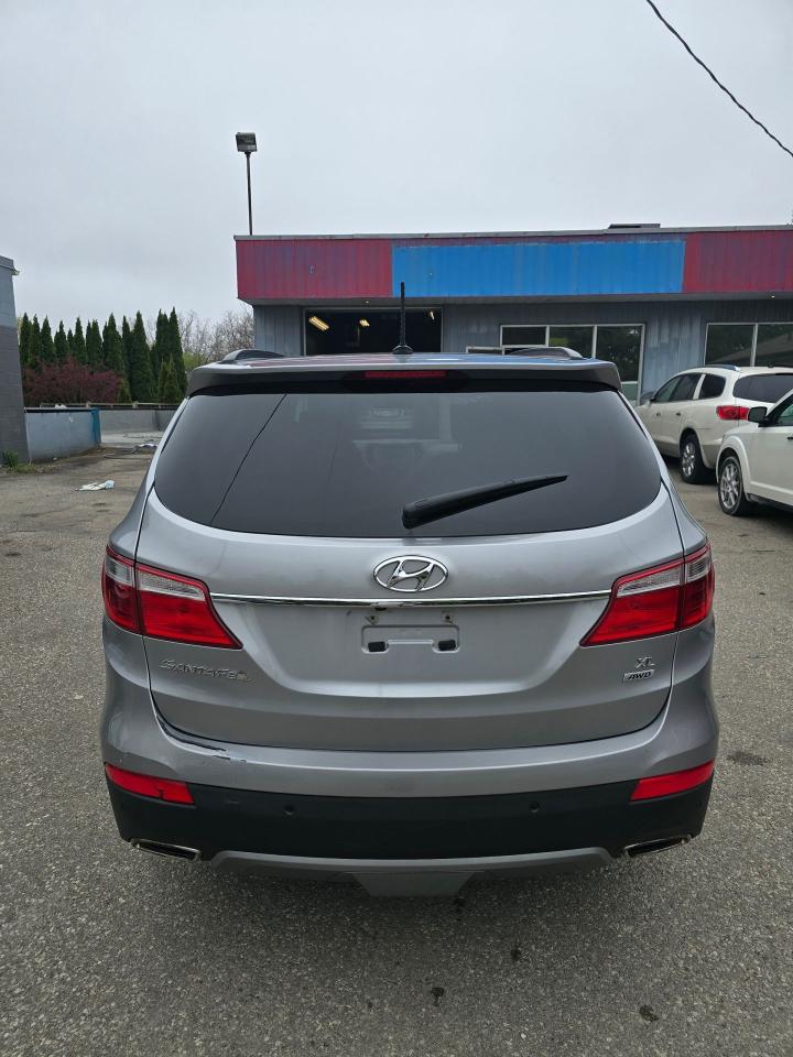 2014 Hyundai Santa Fe XL Luxury - Photo #11
