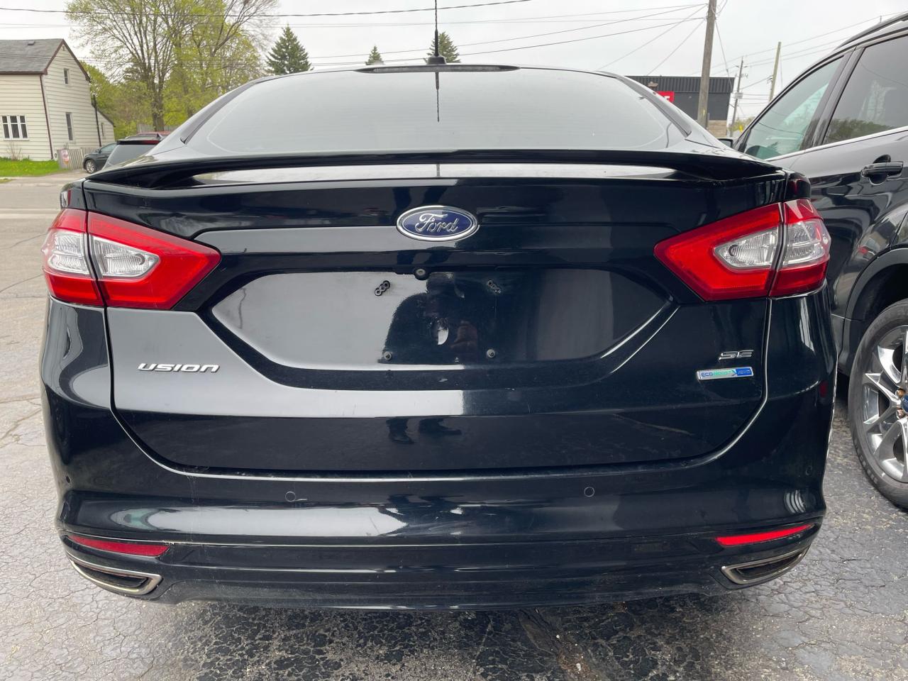 2016 Ford Fusion SE - Photo #4