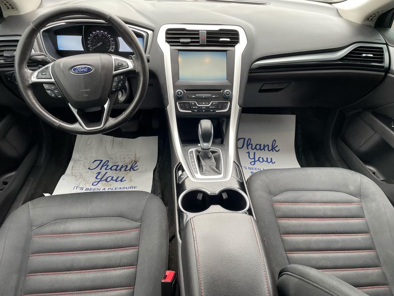 2016 Ford Fusion SE - Photo #9