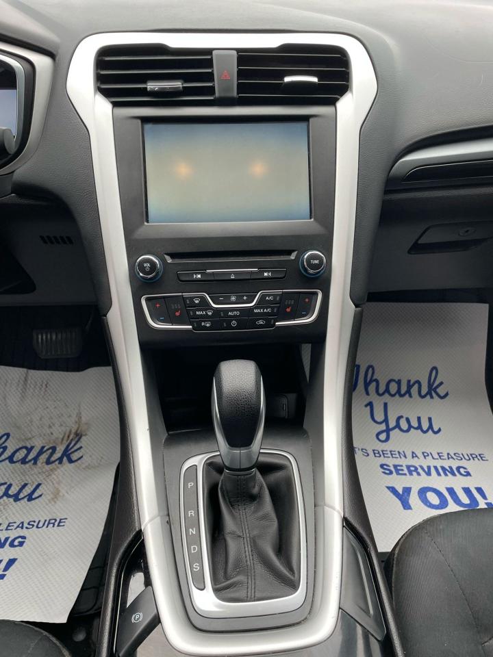2016 Ford Fusion SE - Photo #14