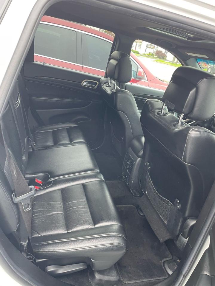 2014 Jeep Grand Cherokee Laredo - Photo #9