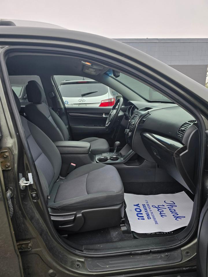 2012 Kia Sorento  - Photo #16
