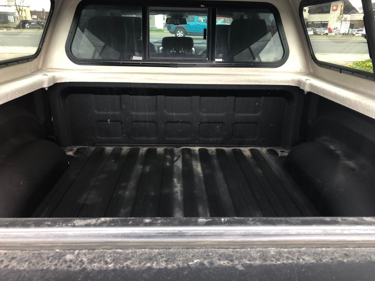 2018 RAM 1500 SLT CERTIFIED WITH 3 YEARS WARRANTY INCLUDED. - Photo #12