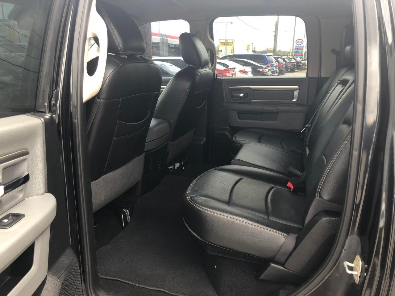 2018 RAM 1500 SLT CERTIFIED WITH 3 YEARS WARRANTY INCLUDED. - Photo #14
