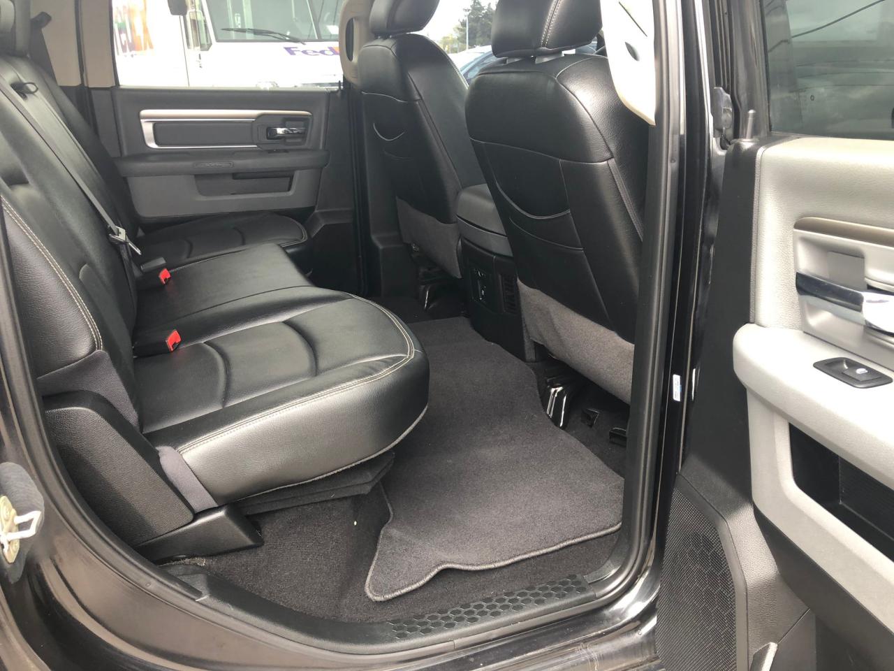 2018 RAM 1500 SLT CERTIFIED WITH 3 YEARS WARRANTY INCLUDED. - Photo #17