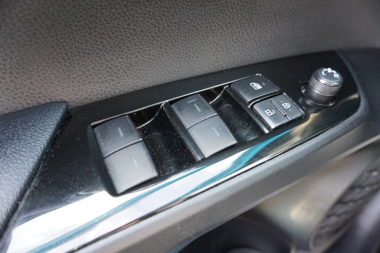 2020 Toyota Prius Prime PRIME CERTIFIED *ACCIDENT FREE* CAMERA BLUETOOTH HEATED SEATS CRUISE ALLOYS - Photo #25