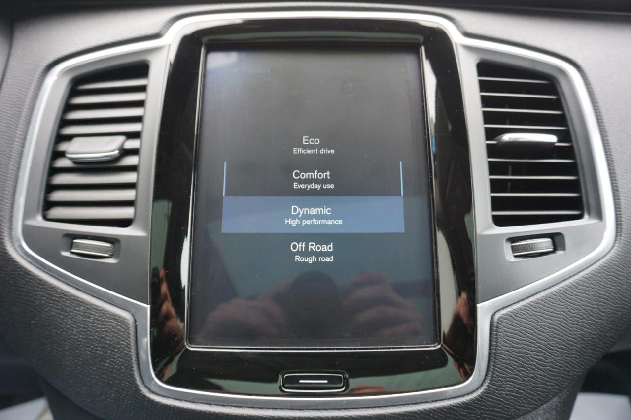 2019 Volvo XC90 T6 MOMENTUM AWD CERTIFIED *ACCIDENT FREE* CAMERA NAV BLUETOOTH LEATHER HEATED SEATS PANO ROOF CRUISE ALLOYS - Photo #28