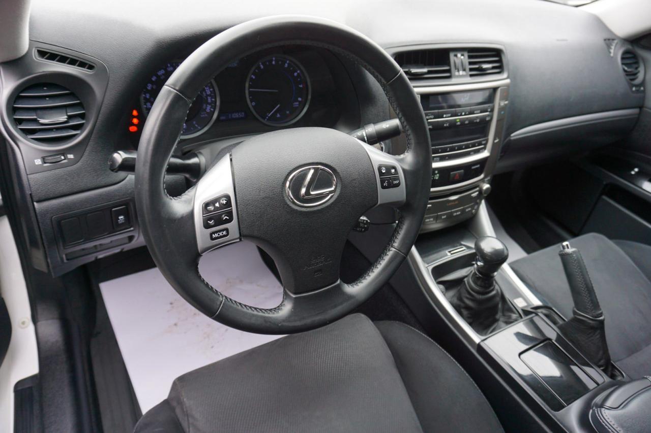 2012 Lexus IS 250 6 SPEED CERTIFIED *EXRTEMELY RARE**ACCIDENT FREE* BLUETOOTH CRUISE ALLOYS - Photo #9