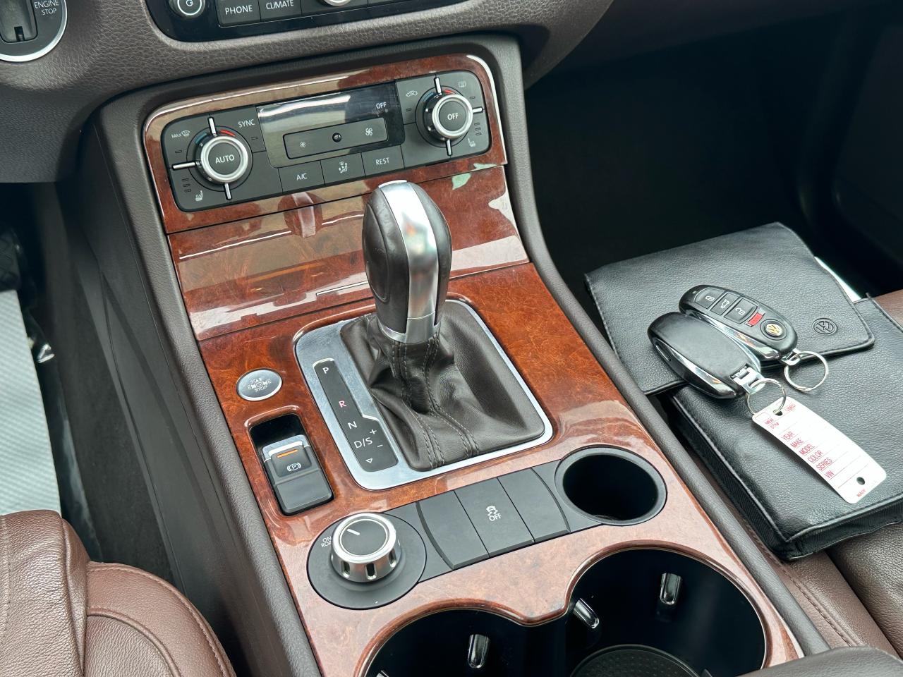 2014 Volkswagen Touareg Sport w/Nav - Photo #18