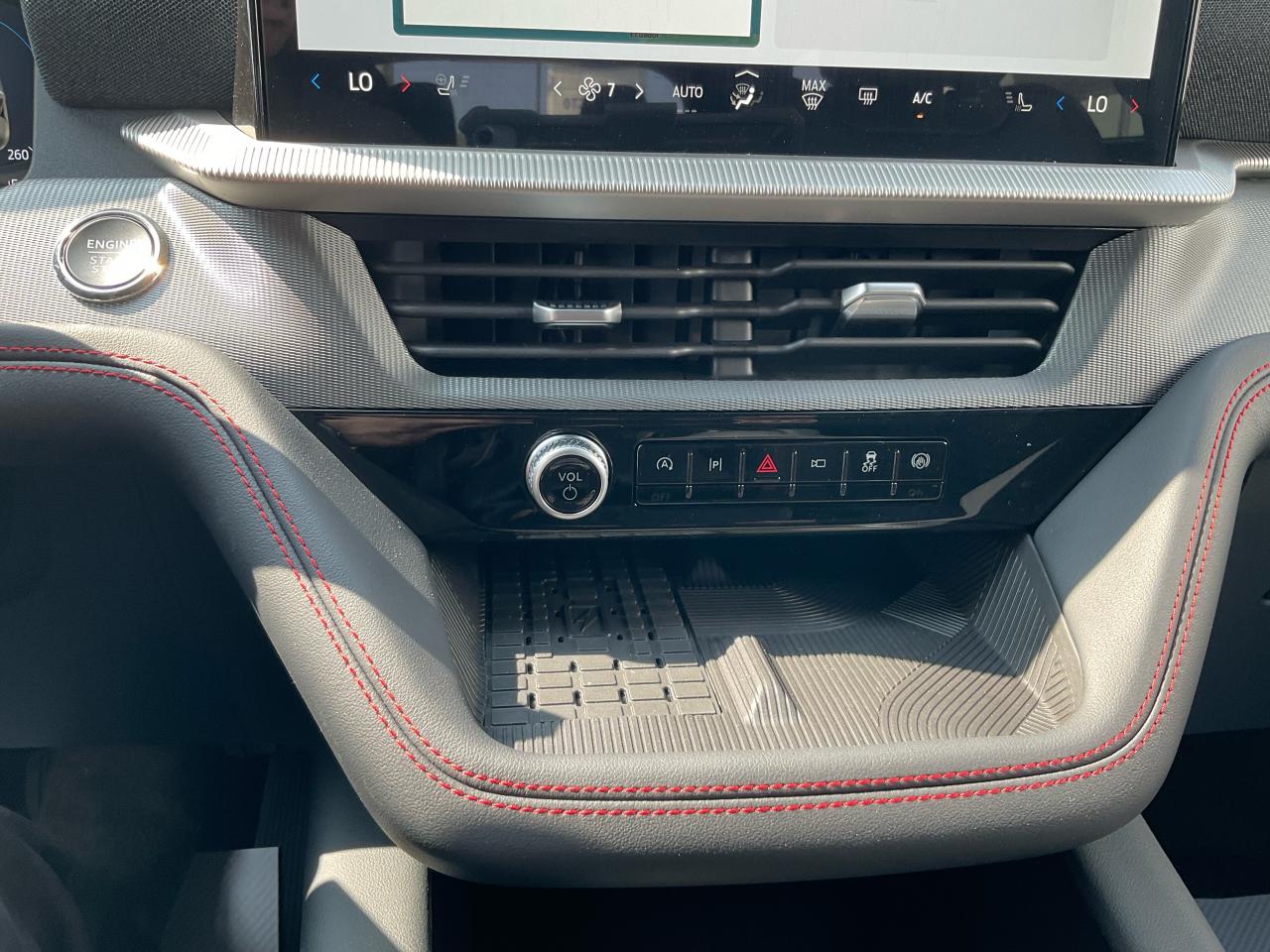 2025 Ford Explorer ST-Line Photo5
