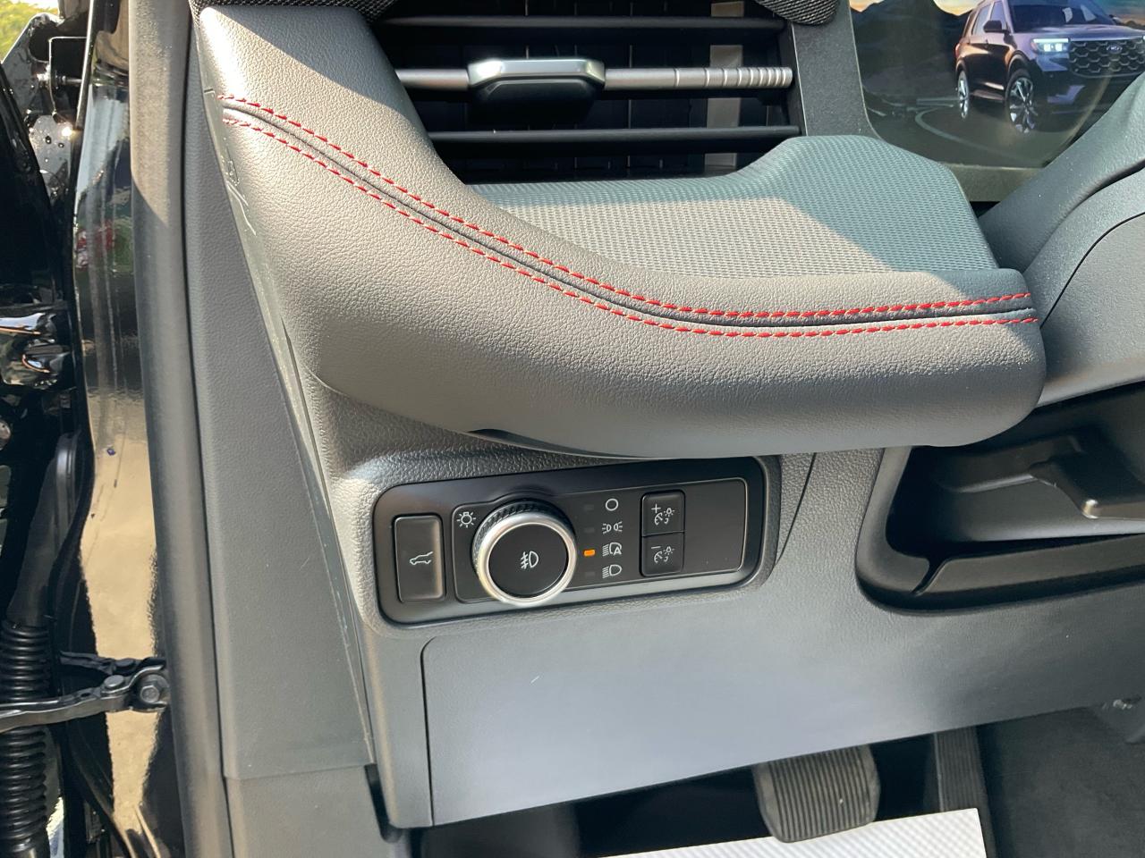 2025 Ford Explorer ST-Line Photo5